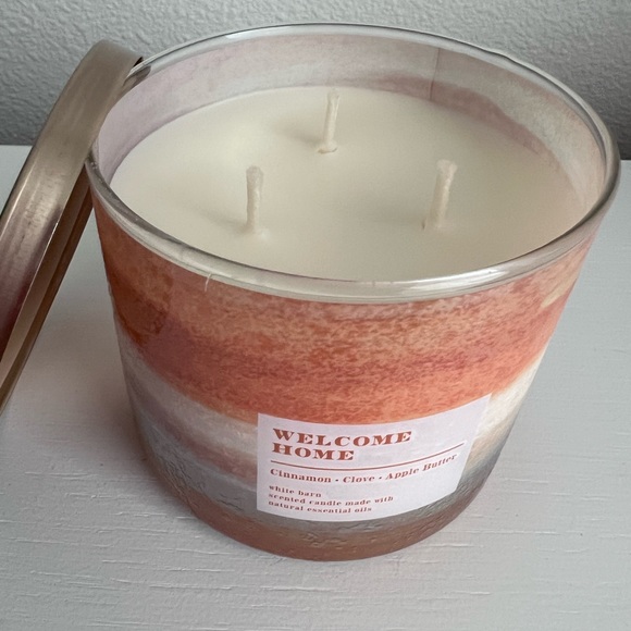 Welcome Home Candle Bath & Body Works - Picture 2 of 3